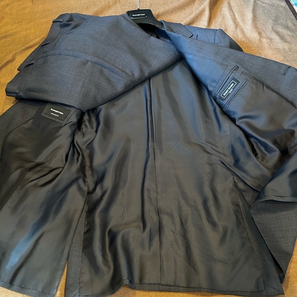 Ermenegildo Zenga Suit - Picture 5 of 7